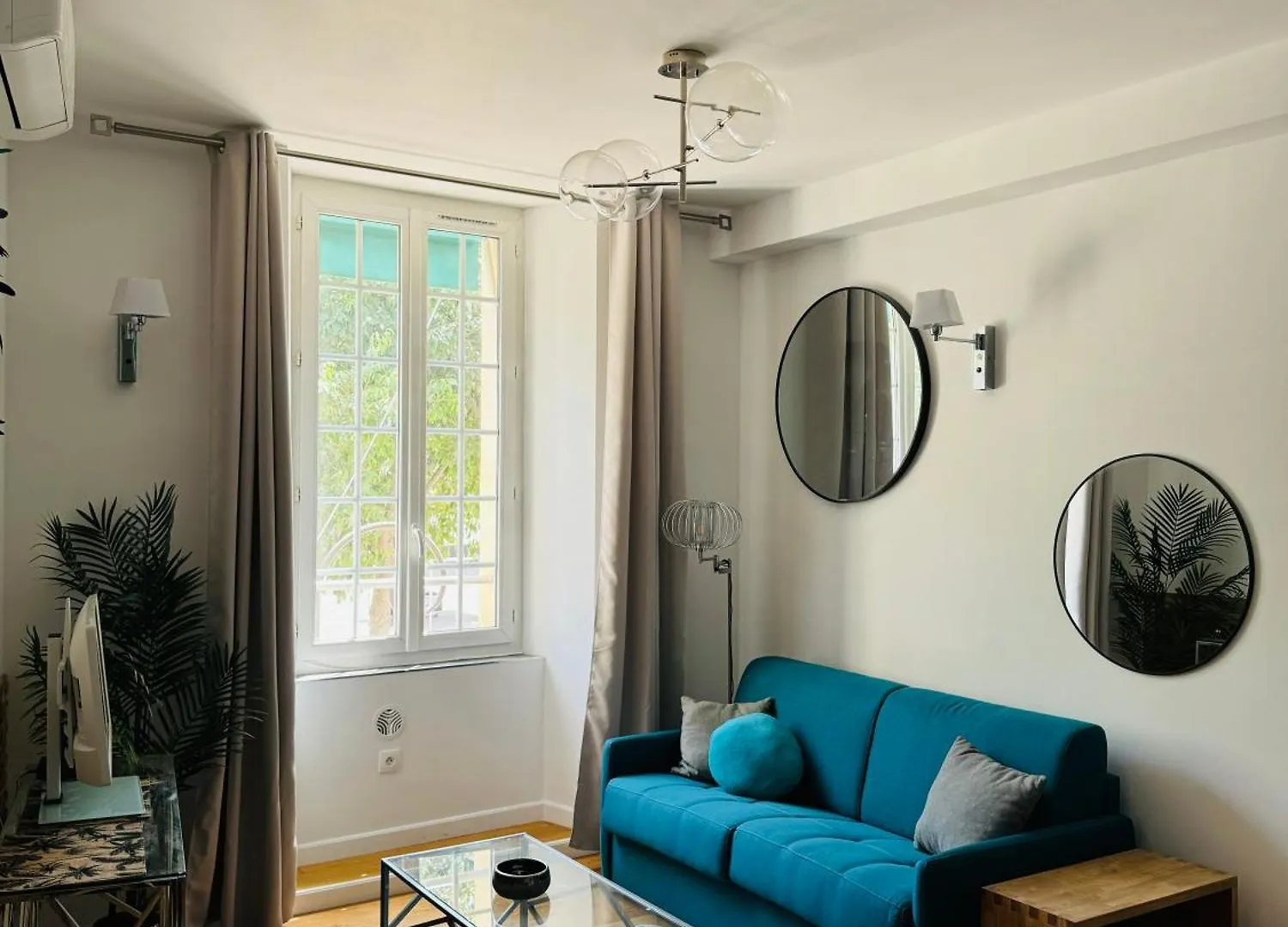 2- Cosy One Bedroom Apt 2-4P, Located Place Nationale Antibes 0*,  France