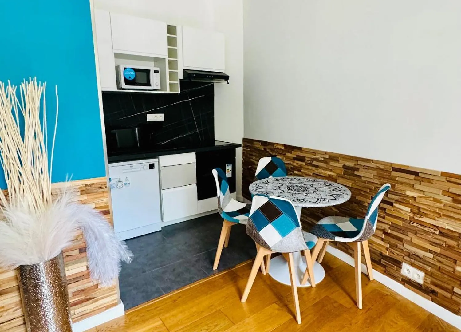 2- Cosy One Bedroom Apt 2-4P, Located Place Nationale Antibes Apartment
